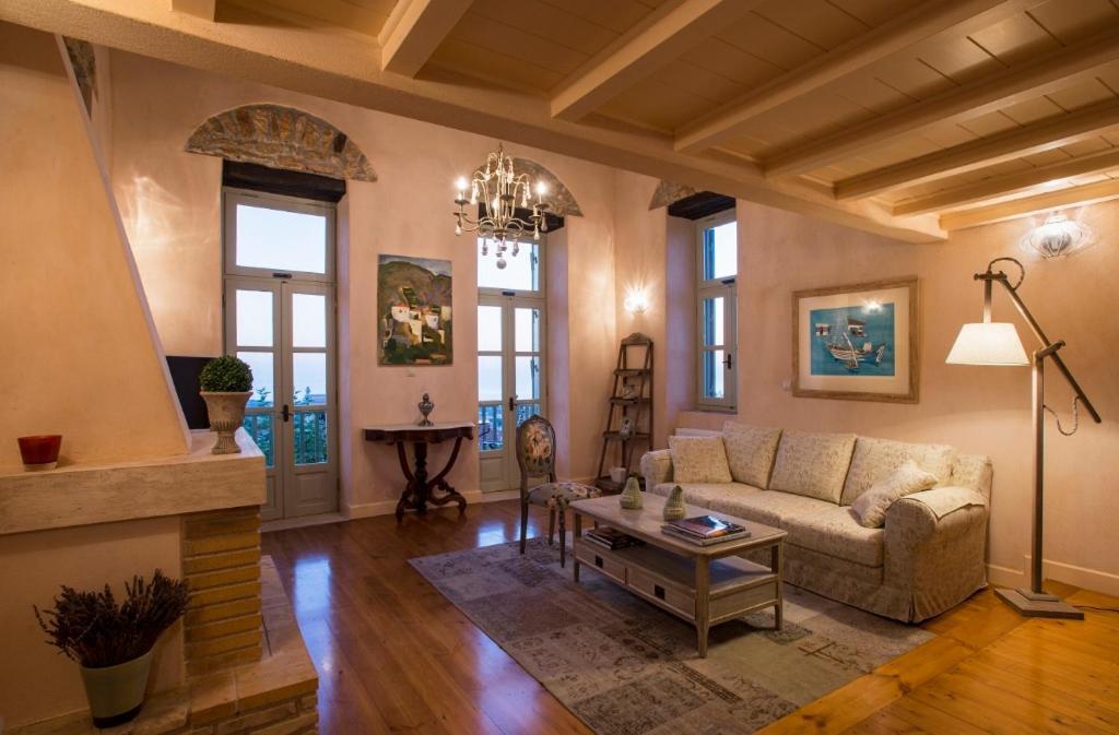 Kyparissia Old Town Lodge With Amazing Sea View Εξωτερικό φωτογραφία